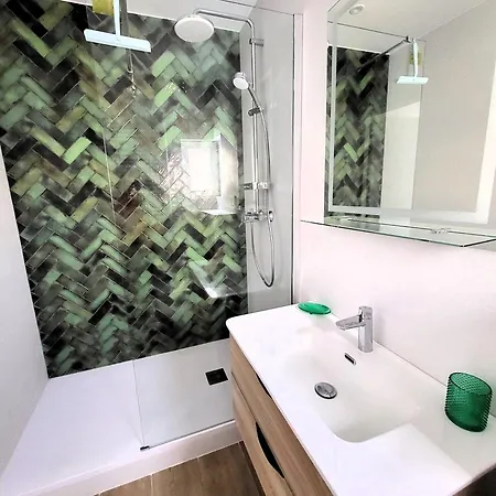 Elegant T2, Avec Climatisation Et Parking, Quartier Calme, Proche Centre شقة *